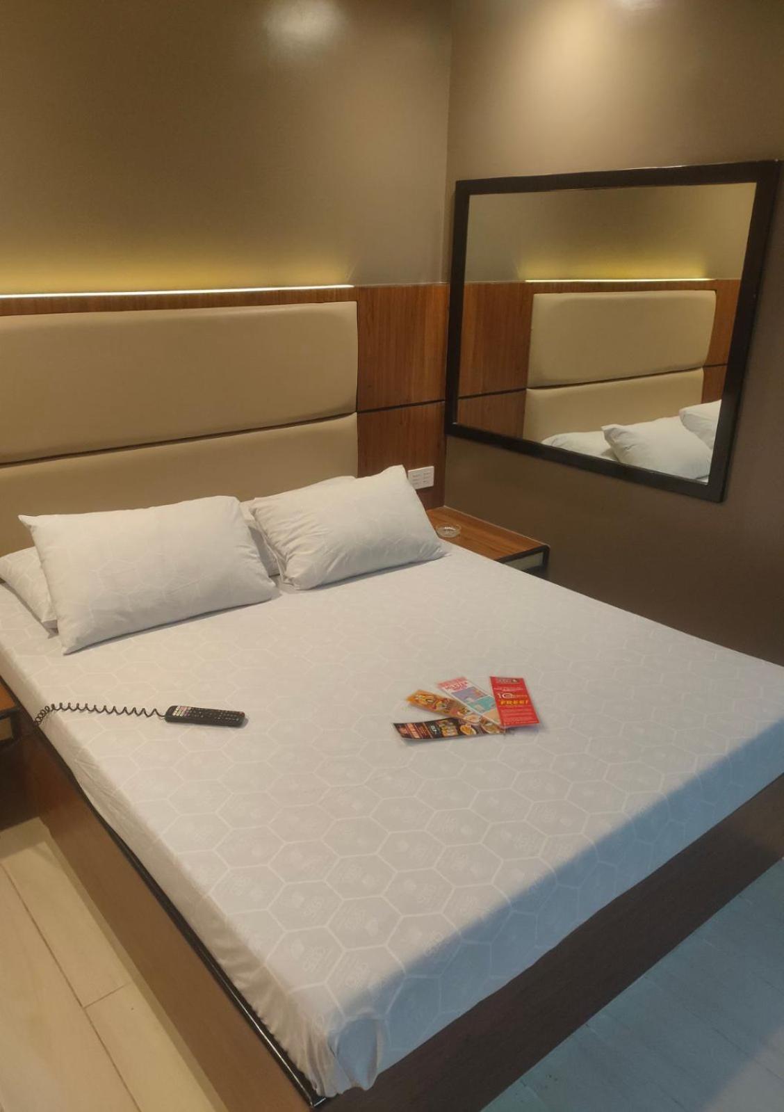 Paranaque City Hotel Sogo Macapagal מראה חיצוני תמונה