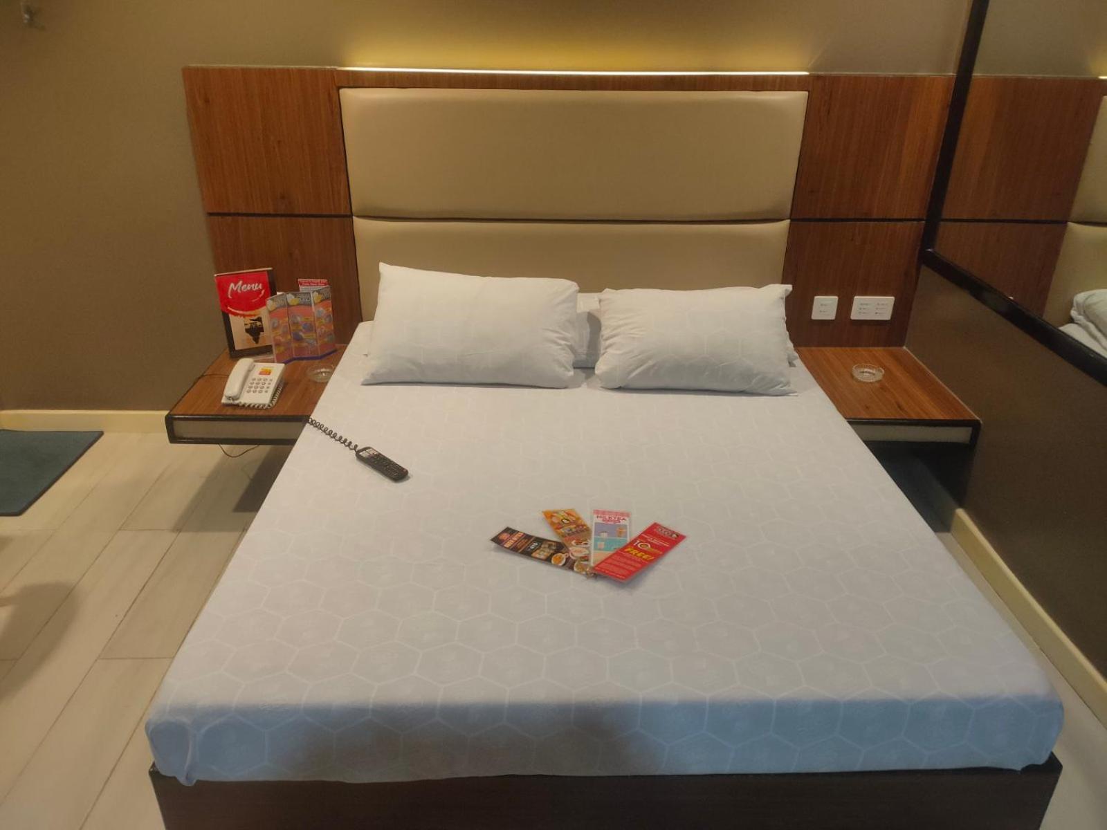Paranaque City Hotel Sogo Macapagal מראה חיצוני תמונה